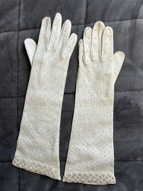Elegant Ivory Beaded Long Women’s Gloves
